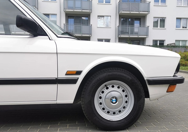 BMW Seria 5 cena 52900 przebieg: 128447, rok produkcji 1983 z Gdynia małe 742